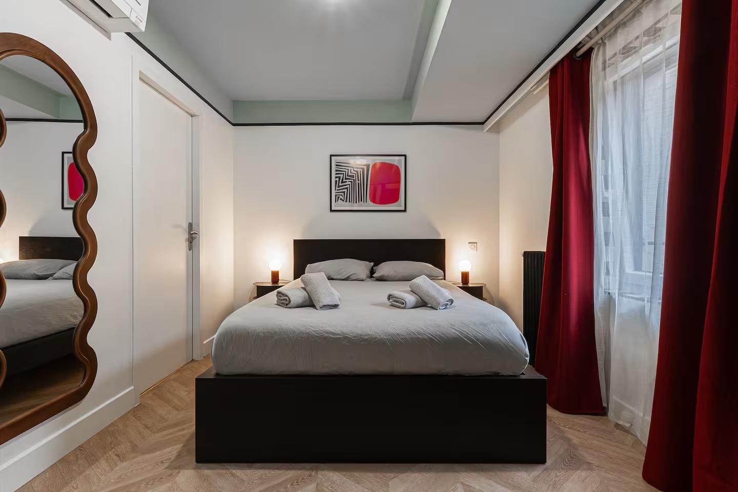 Chambre Carmin